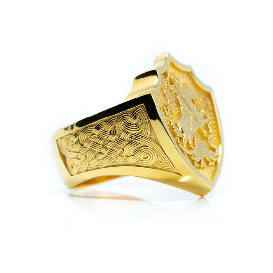 George the Victorious Men's Ring - 14k Gold| GOLDZENN(Side view detail of the ring.)