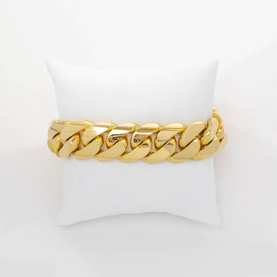 Cuban Link Chain Bracelet- 19mm Solid Gold | GOLDZENN Jewelry- Link chain detail in yellow gold