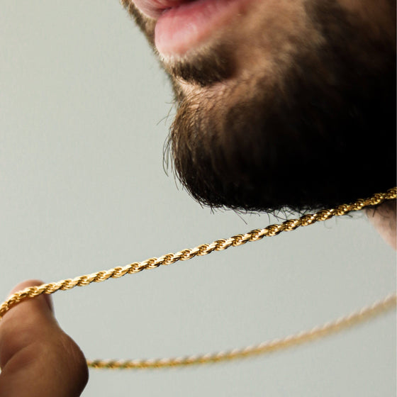 2.5mm - Rope Chain - 14k Gold| GoldZenn Jewelry- Chain detail with a model wearing it