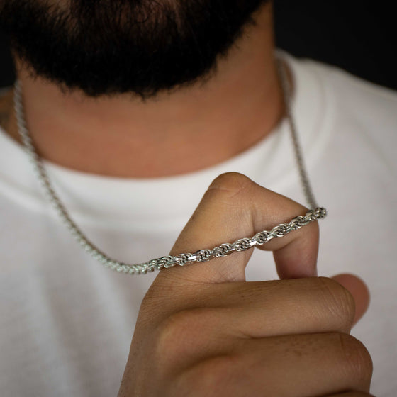 4mm 925 Silver Rope Chain | GOLDZENN Jewelry- Closer detail of the chain while a model showing it.
