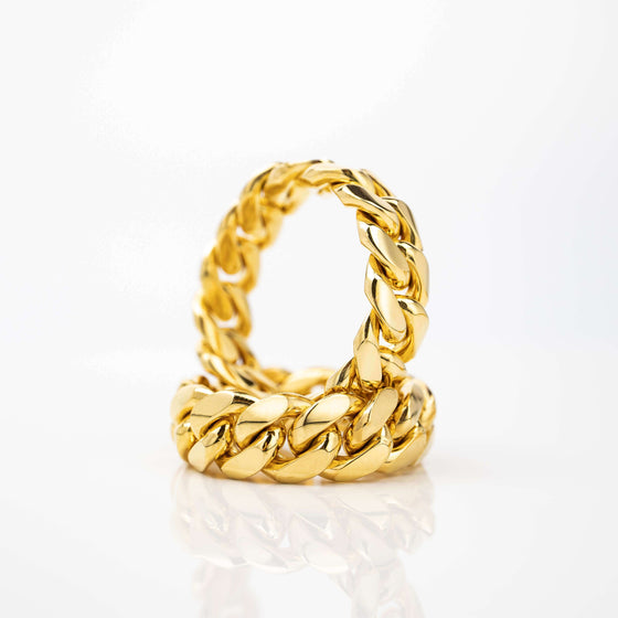 Cuban Link Ring 8mm- Solid Gold| GoldZenn Jewelry. Ring standing view and front detail.