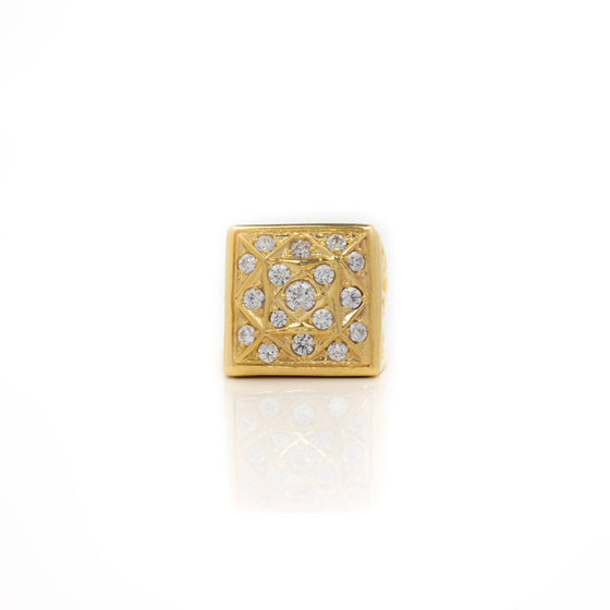 Square Cluster Ring in Solid Gold| GOLDZENN(Front detail of the ring.)
