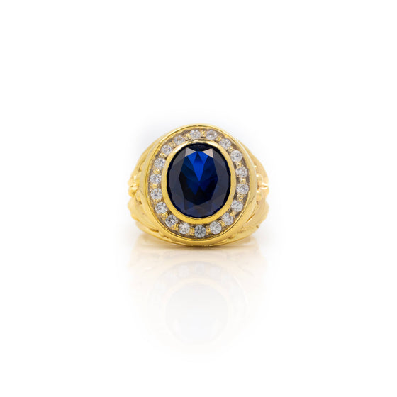 Gemstone Signet Ring in Solid Gold| GOLDZENN(Front view detail of the ring.)