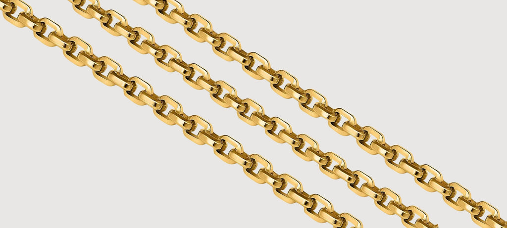 alt="Classic Cable Chain Bracelet in 14K Yellow Gold"