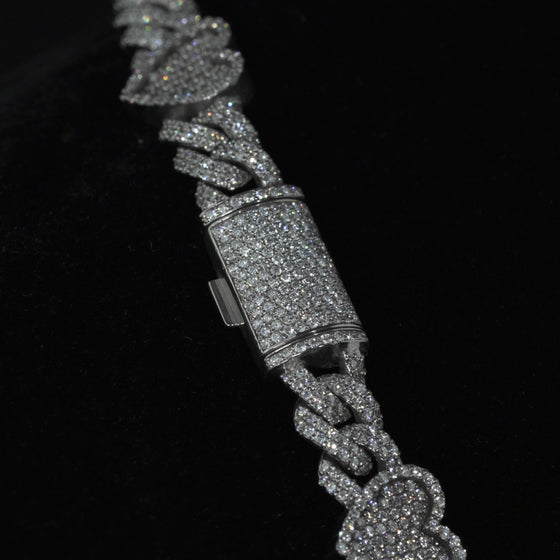 alt=" 10k white gold heart chain featuring 15 CT G+ VS natural diamonds. Elegant, unique, and expertly crafted for timeless luxury and romance. "