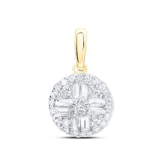 Colgante baguette redondo con diamantes de 1/3 quilates en oro de 10 quilates