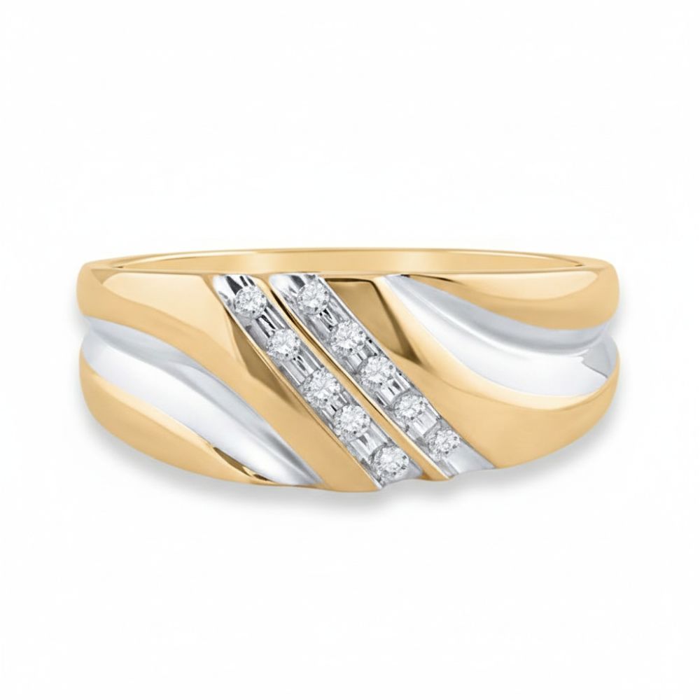 This 10k gold two-tone wedding band features a wavy design with white gold accents and round diamonds totaling 1/8 cttw.
