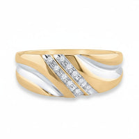 This 10k gold two-tone wedding band features a wavy design with white gold accents and round diamonds totaling 1/8 cttw.