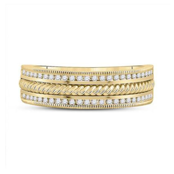 Anillo de oro amarillo de 14 quilates con incrustaciones de diamantes de 1/3 quilates