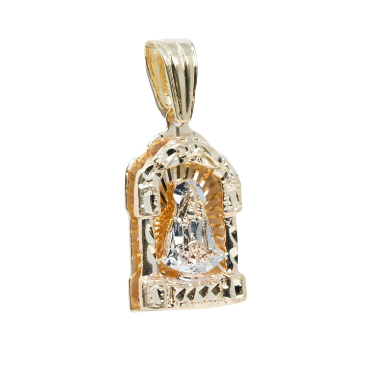 The Lady Charity Caridad Del Cobre Pendant – 10k Solid Gold Men’s Pendant features a textured rectangular gold frame, a central silver Lady Charity figure, and a top loop for attaching to a chain.