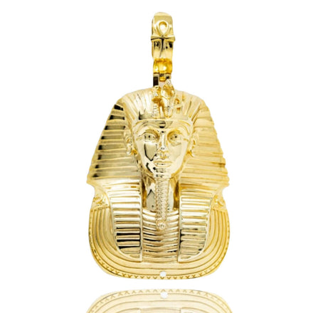 The Custom King Tut Pendant – Egyptian Pharaoh features detailed engravings and a top loop for easy attachment, making it a striking piece of jewelry inspired by the ancient Egyptian pharaoh’s iconic mask.