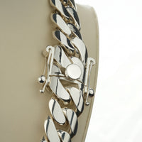 Box lock clasp detail on 1 kilo 950 silver Cuban link chain