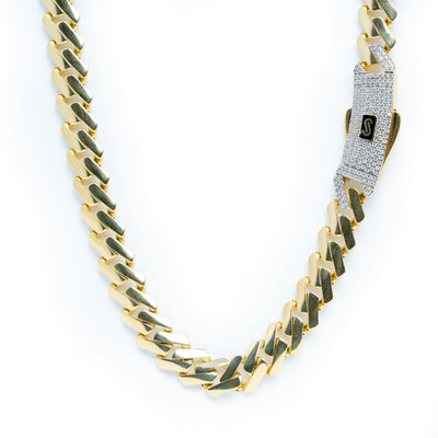 Monaco Chain 10K- Solid Rose Gold-  7mm - | GOLDZENN- Showing the closer detail of the lock and chain of the necklace.
