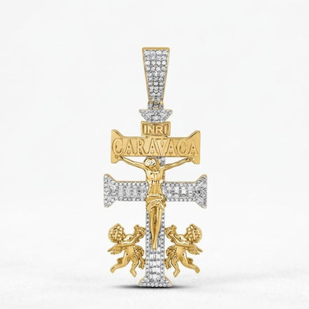 The 1.25CT Diamond Caravaca Cross Charm in 10K gold showcases the crucified Jesus, two angels at the base, and the “INRI CARAVACA” inscription, all accented with sparkling diamonds for a striking look.