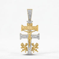 The 1.25CT Diamond Caravaca Cross Charm in 10K gold showcases the crucified Jesus, two angels at the base, and the “INRI CARAVACA” inscription, all accented with sparkling diamonds for a striking look.