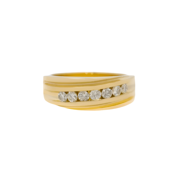 The Men's Wedding Ring Multi-Stone Diamond in 14k yellow gold features a wavy design and seven round diamonds set at the center, offering an elegant look against a plain white background.