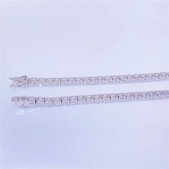 Showing the lock and bracelet detail of the 14k Solid White gold tennis bracelet | GOLDZENN 