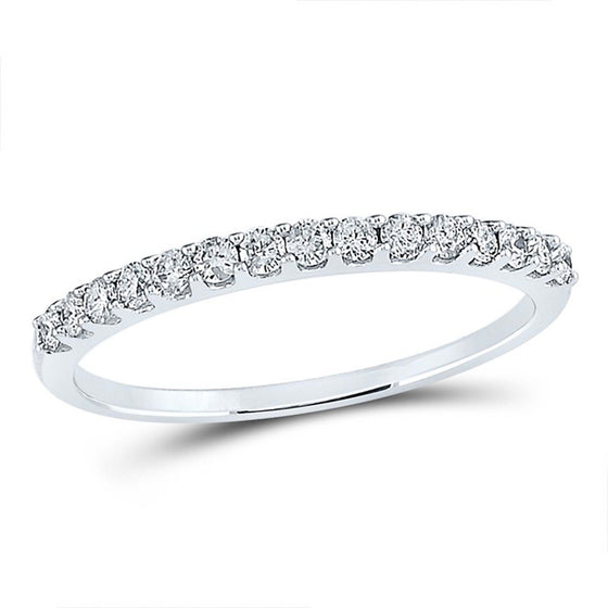 0.26CTW Round Diamond Wedding Band - 14k Gold| GOLDZENN-Ring in white gold detail.
