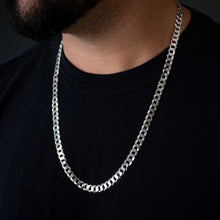  7mm - Curb Link Chain - 925 Silver| GOLDZENN- Showing the chain while wearing with a model.