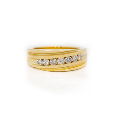 Multi Stone Diamond Wedding Ring in Solid Gold| GOLDZENN(Ring detail.)