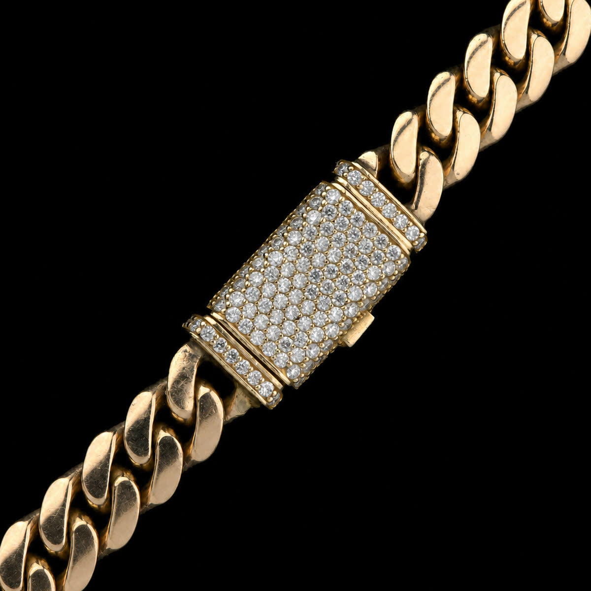 GOLDZENN lab grown diamond sleek lock, fully pave set, in solid gold