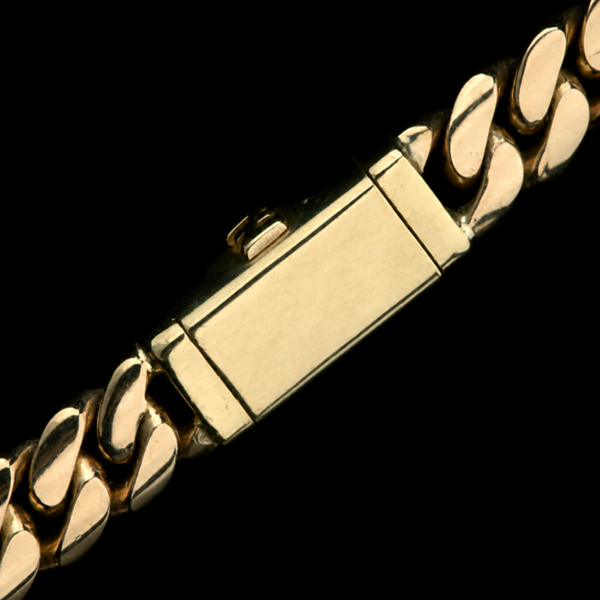 GOLDZENN sleek lock in solid gold